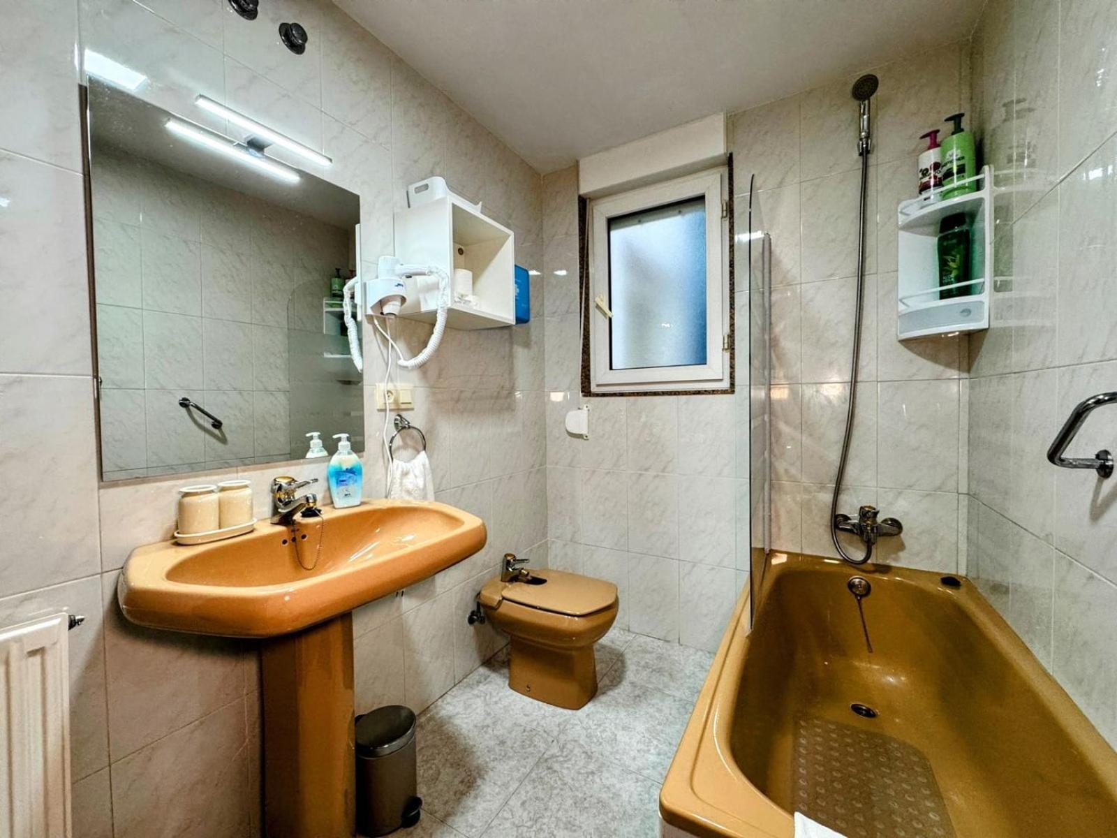 Apartamento Elena Centrico Con Wifi Onís Екстериор снимка